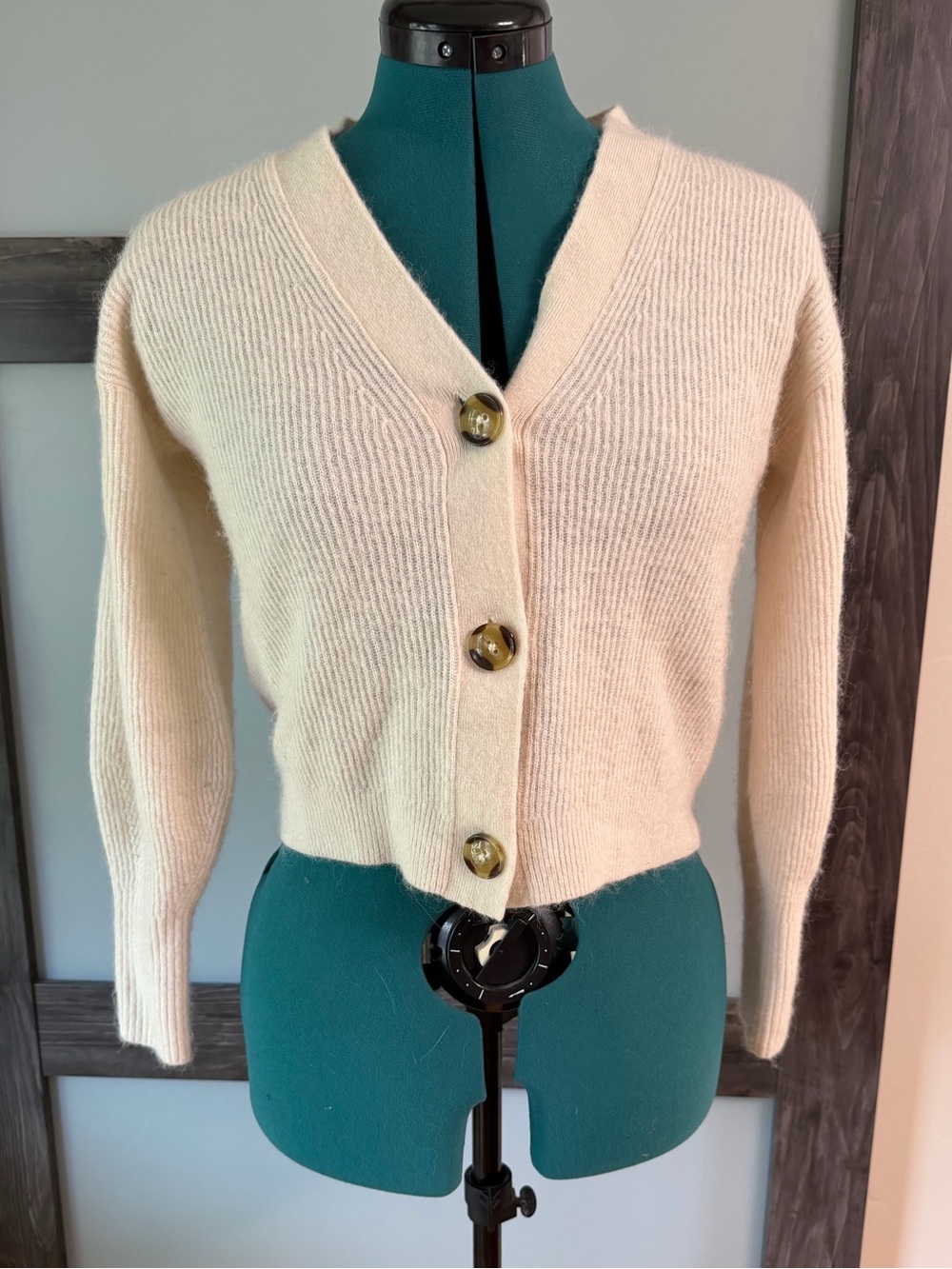 Quince Cream Ribbed V-Neck Button-Front Cardigan